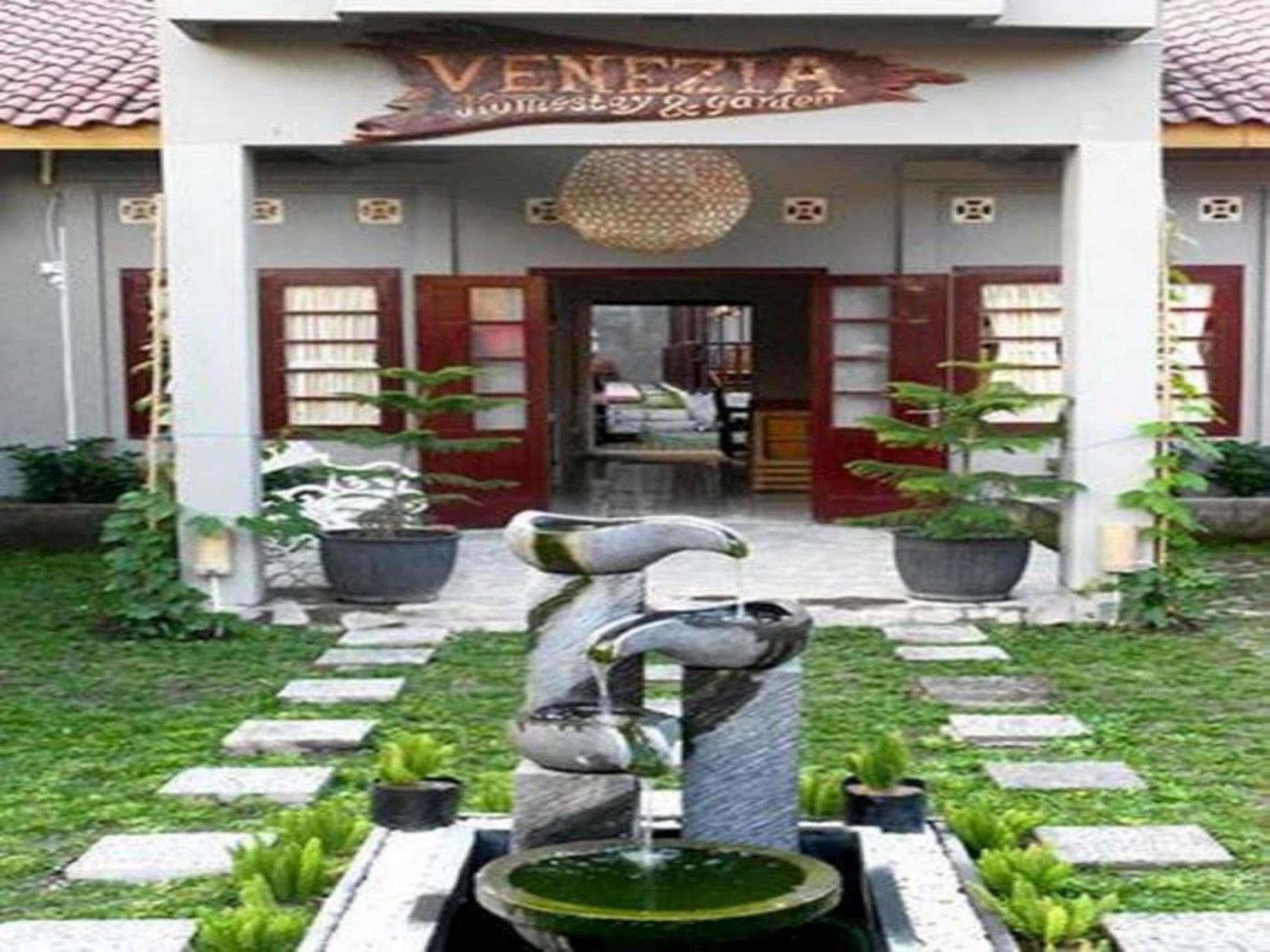 Venezia Homestay And Garden Yogyakarta Extérieur photo