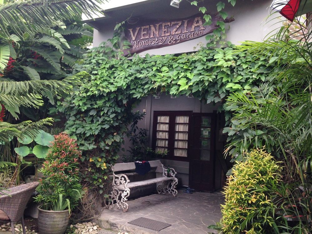 Venezia Homestay And Garden Yogyakarta Extérieur photo